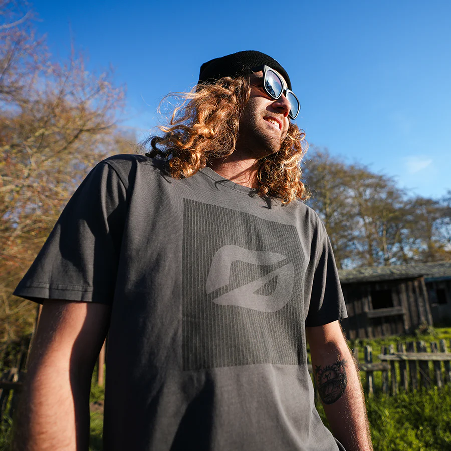 Big "O" Tee - Image 5