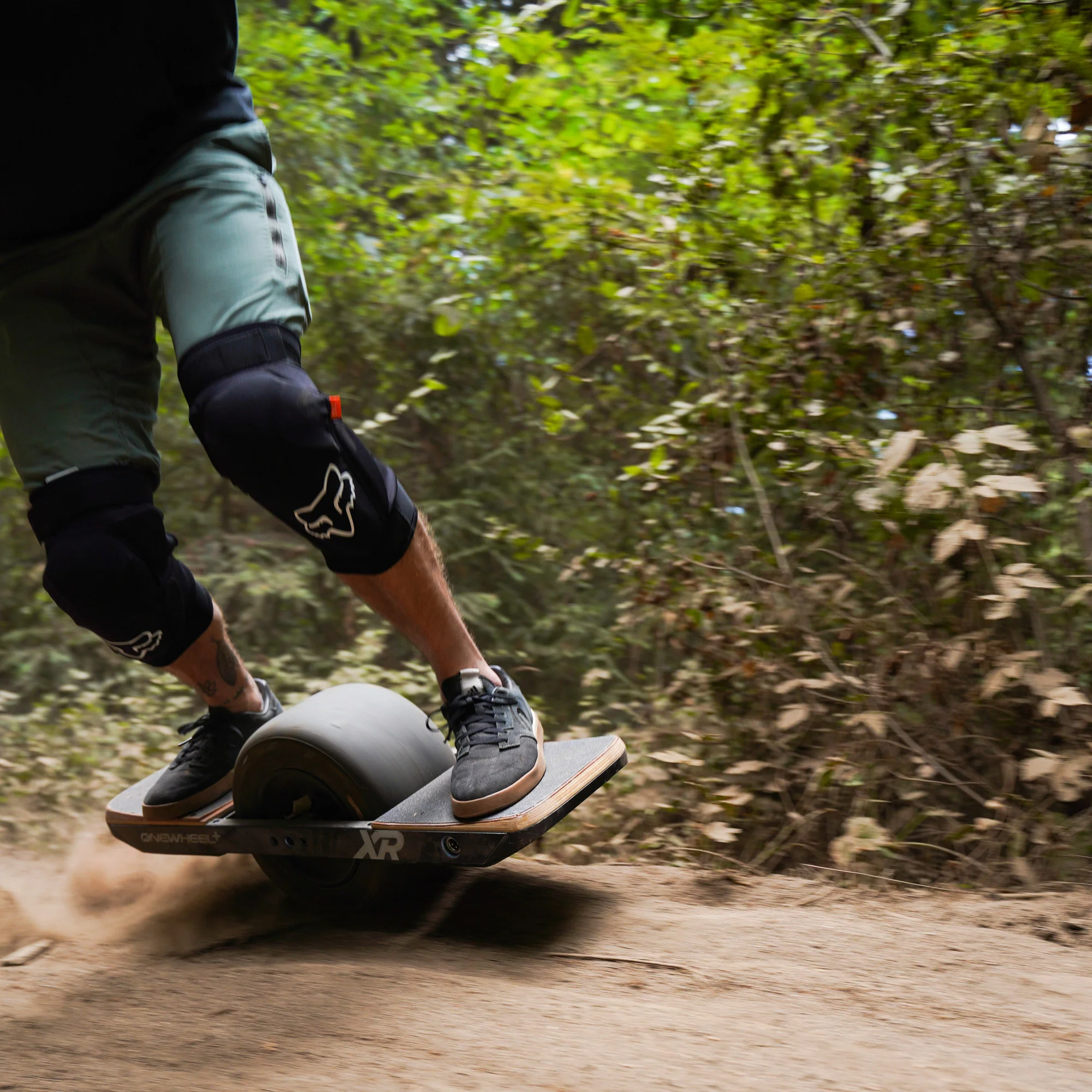 Launch D30 Knee Guards - Image 4