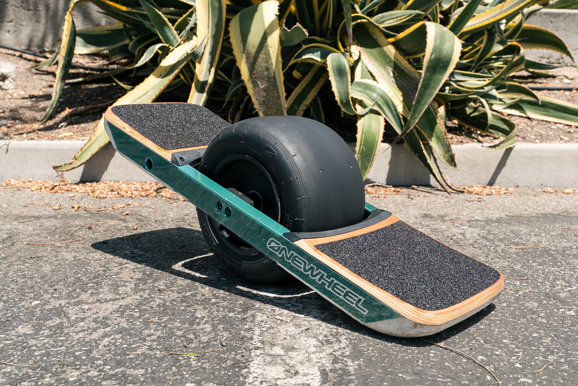 XR Classic Performance Tire - Image 2