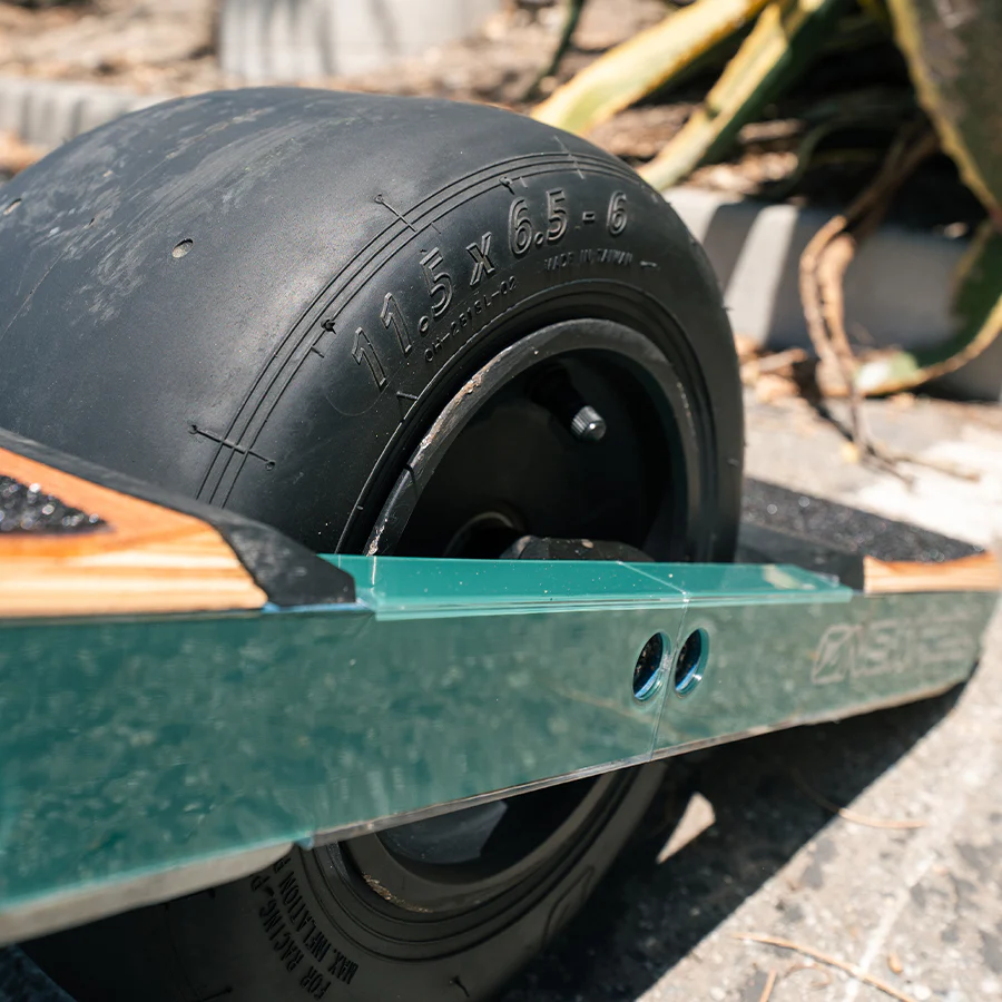 XR Classic Performance Tire - Image 4